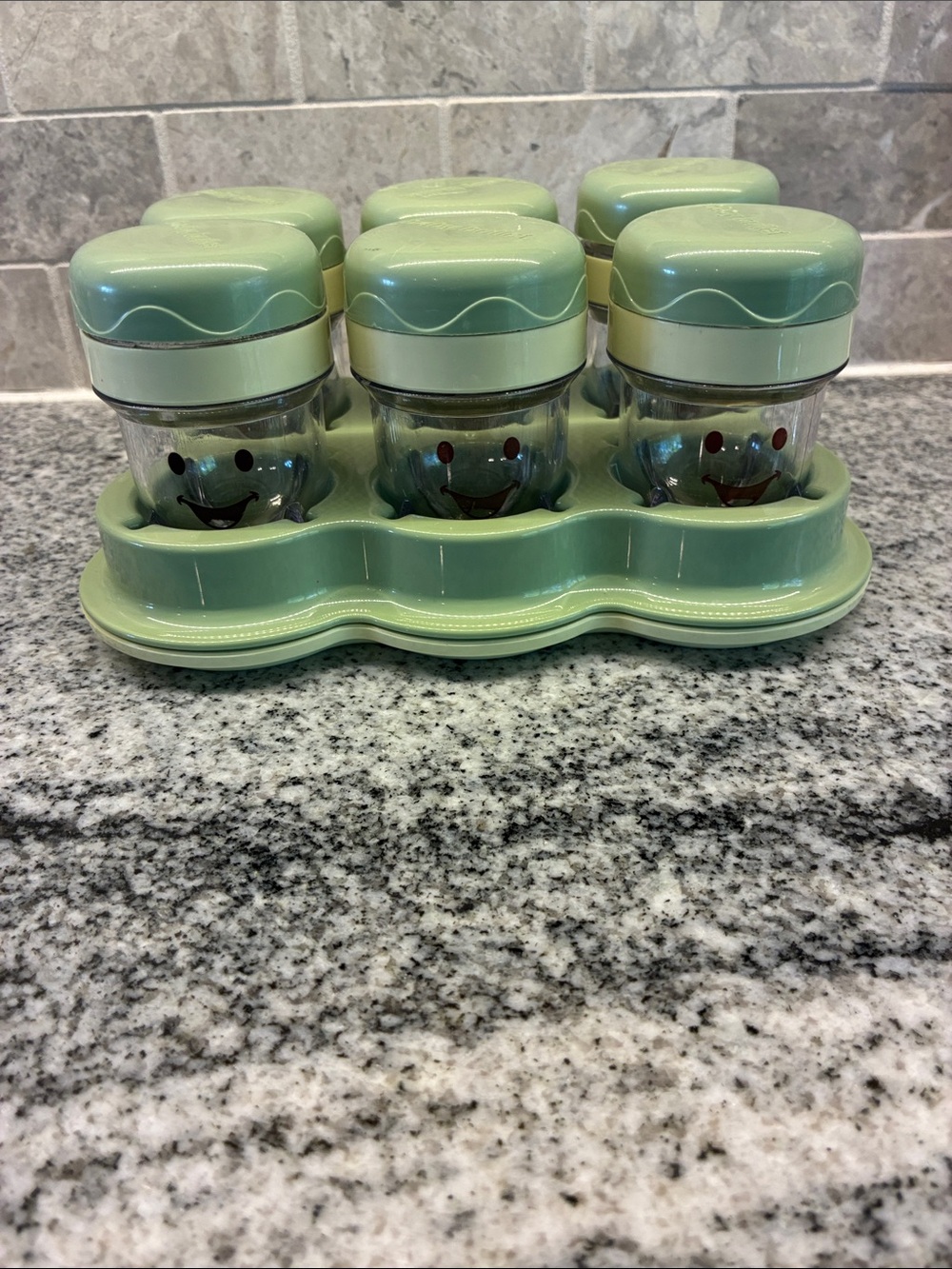 Baby bullet Jar Set with Matching Green Tray. B33